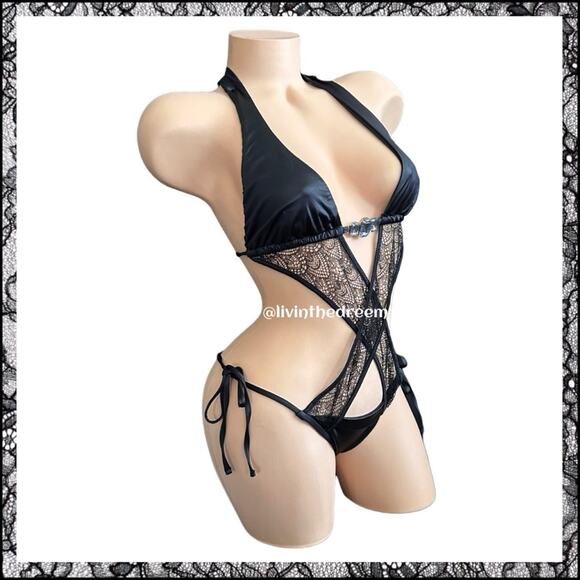 Beach Bunny Unforgettable One Piece Monokini Size Medium NWOT $299 - Picture 10 of 15